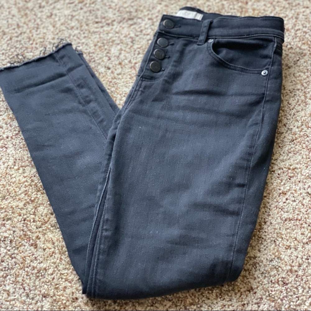 LOFT Modern Skinny Jeans- Petite Size 4. Black with button fly